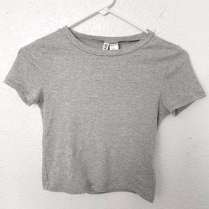 H&M grey crop top
